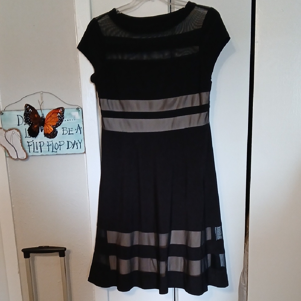 R&M Richards Black and Gray Midi Dress